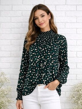 Rungolee Katarina Silk Green Leopard Print Long Sleeve Blouse Size M